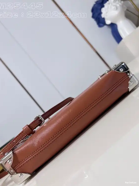 Repzbay Vuitton Trunk-23*12*4CM Slim Louis 0511